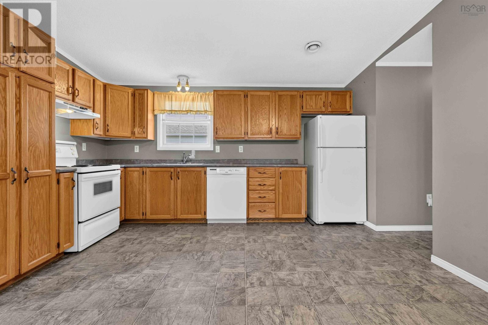 109 Sherbrooke Avenue Property Photo 11