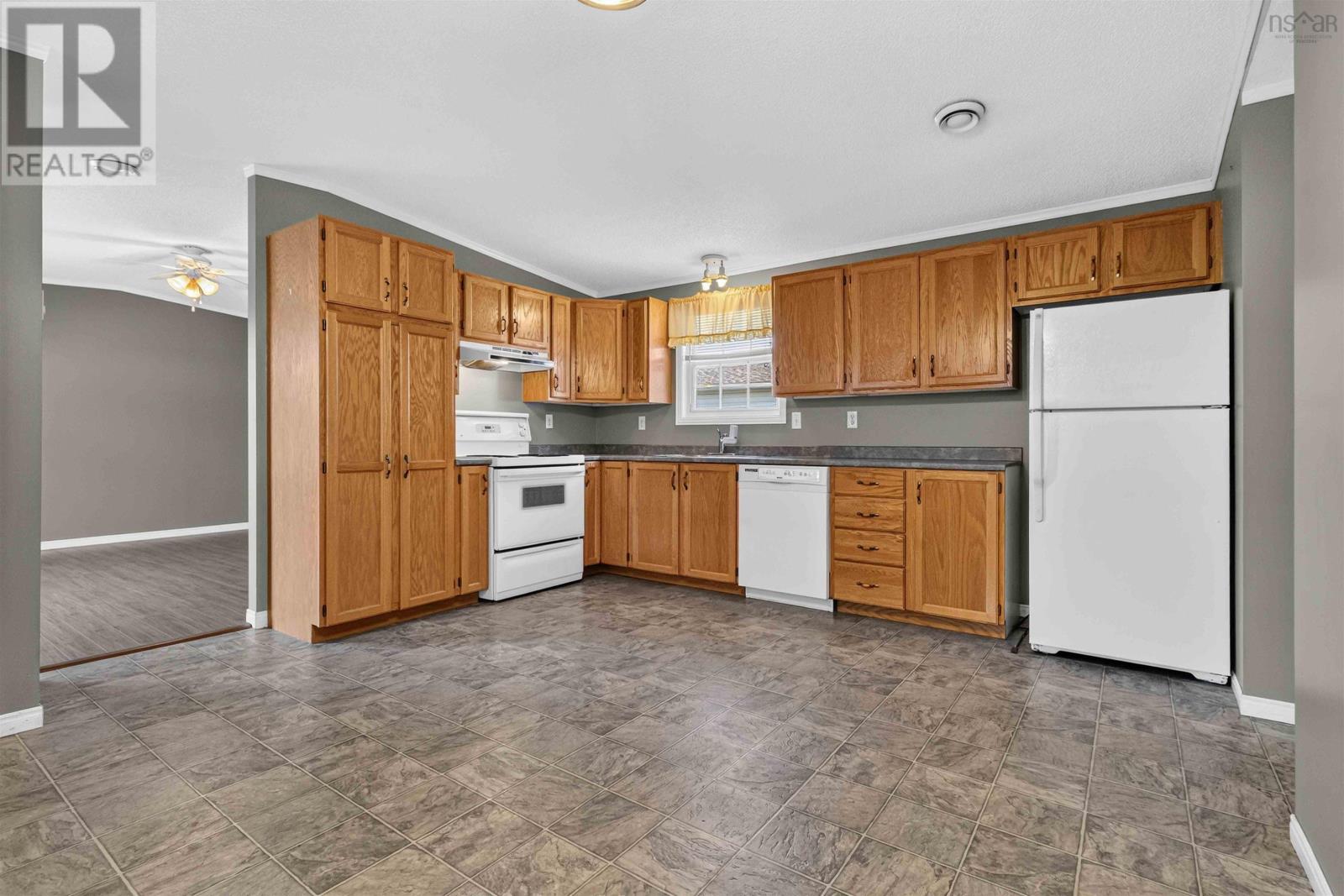 109 Sherbrooke Avenue Property Photo 12