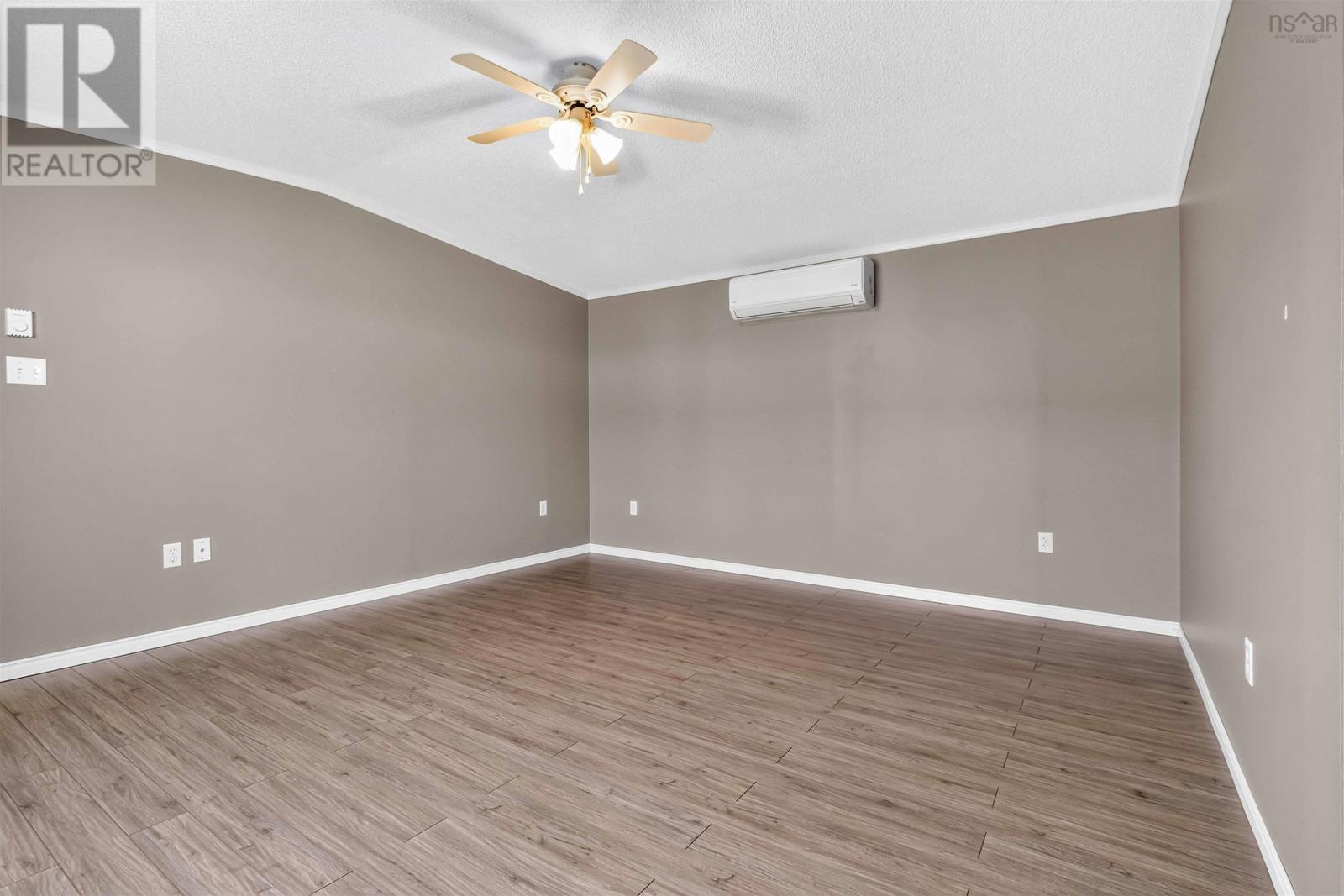 109 Sherbrooke Avenue Property Photo 23