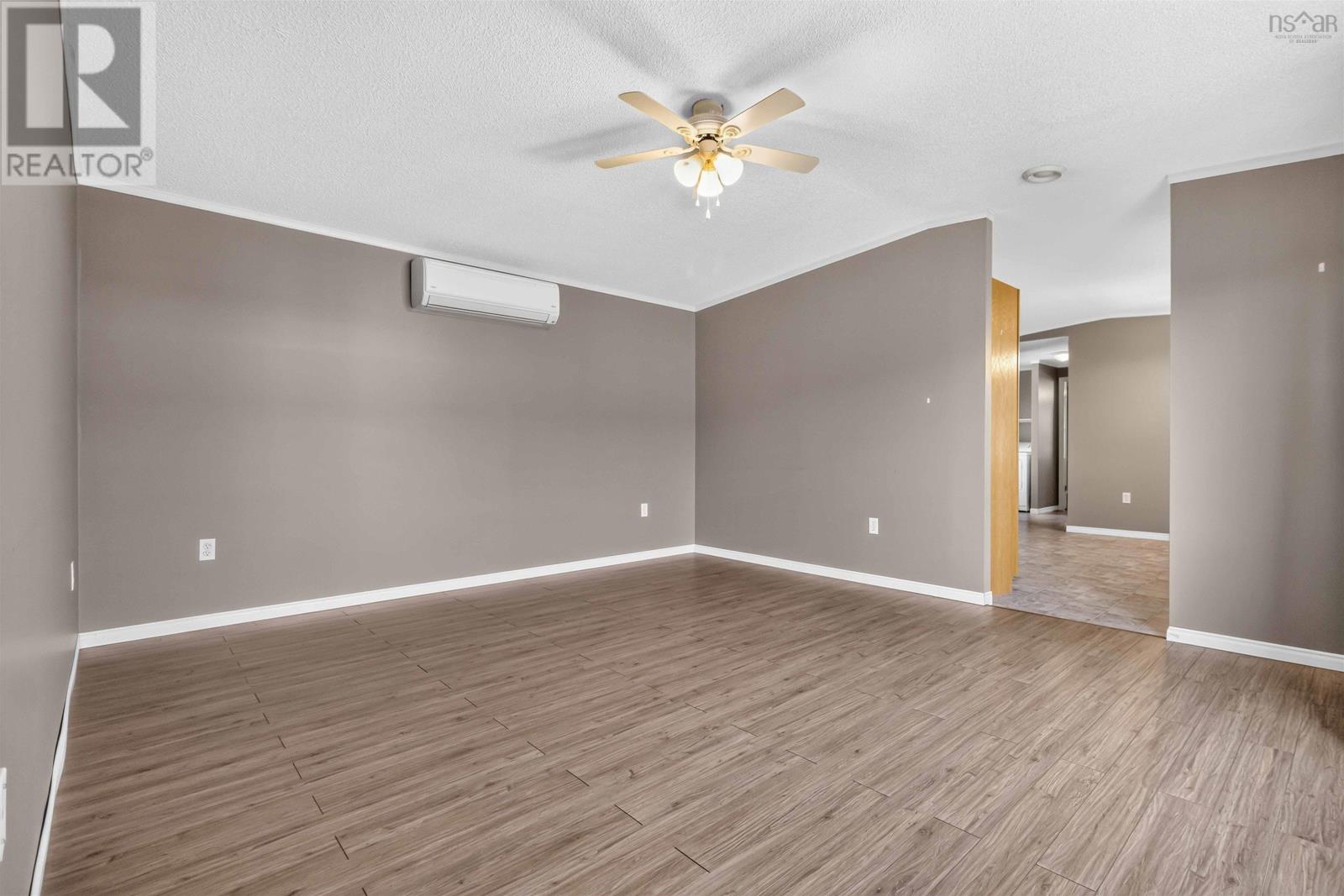 109 Sherbrooke Avenue Property Photo 24