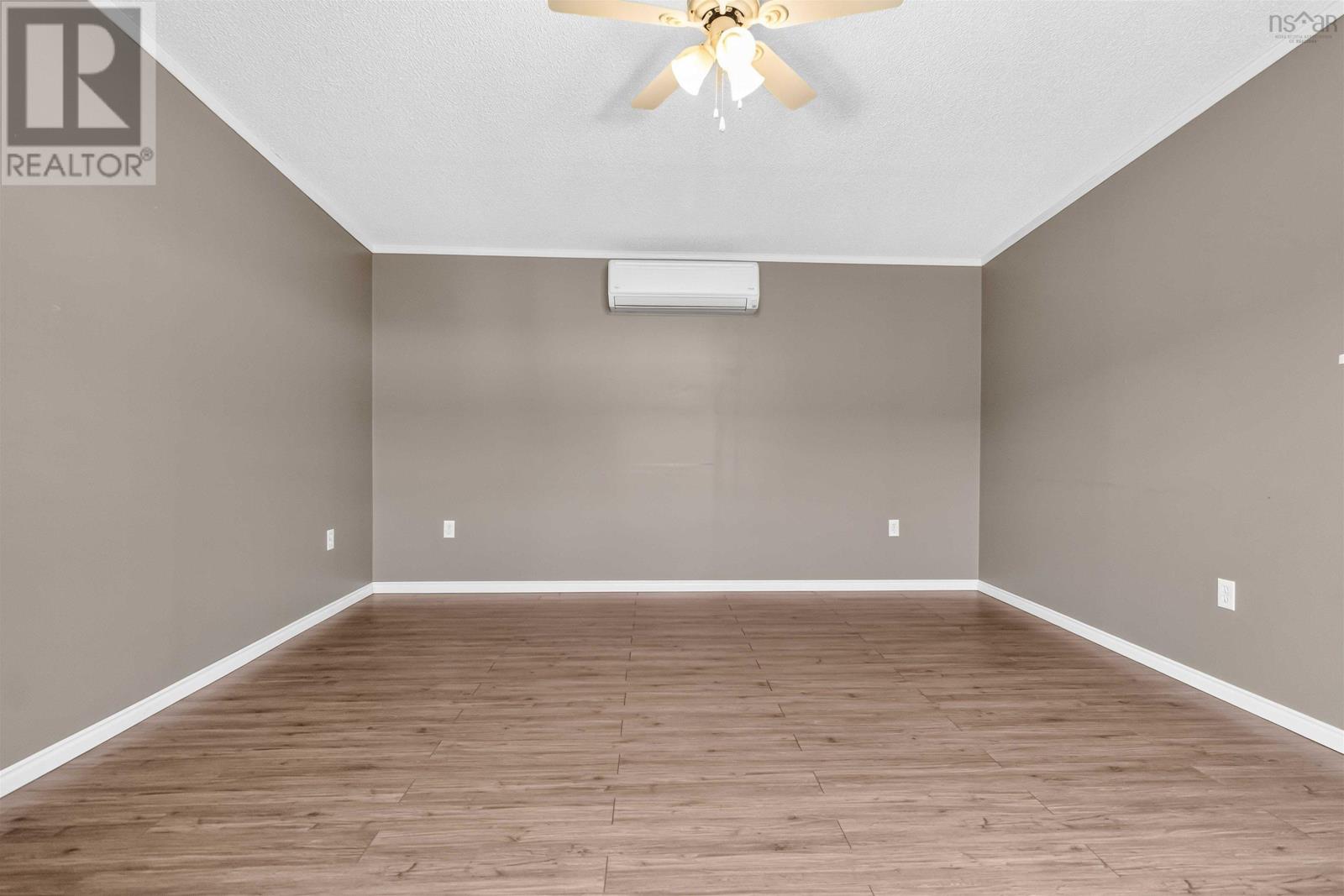109 Sherbrooke Avenue Property Photo 26