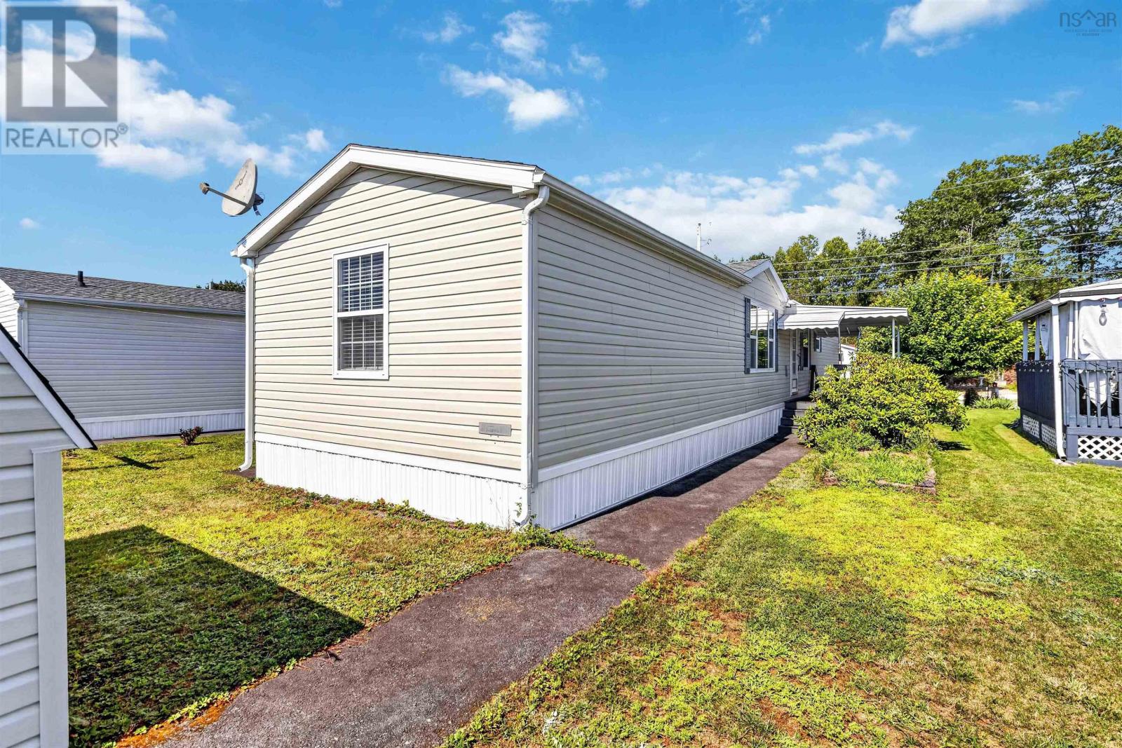 109 Sherbrooke Avenue Property Photo 35