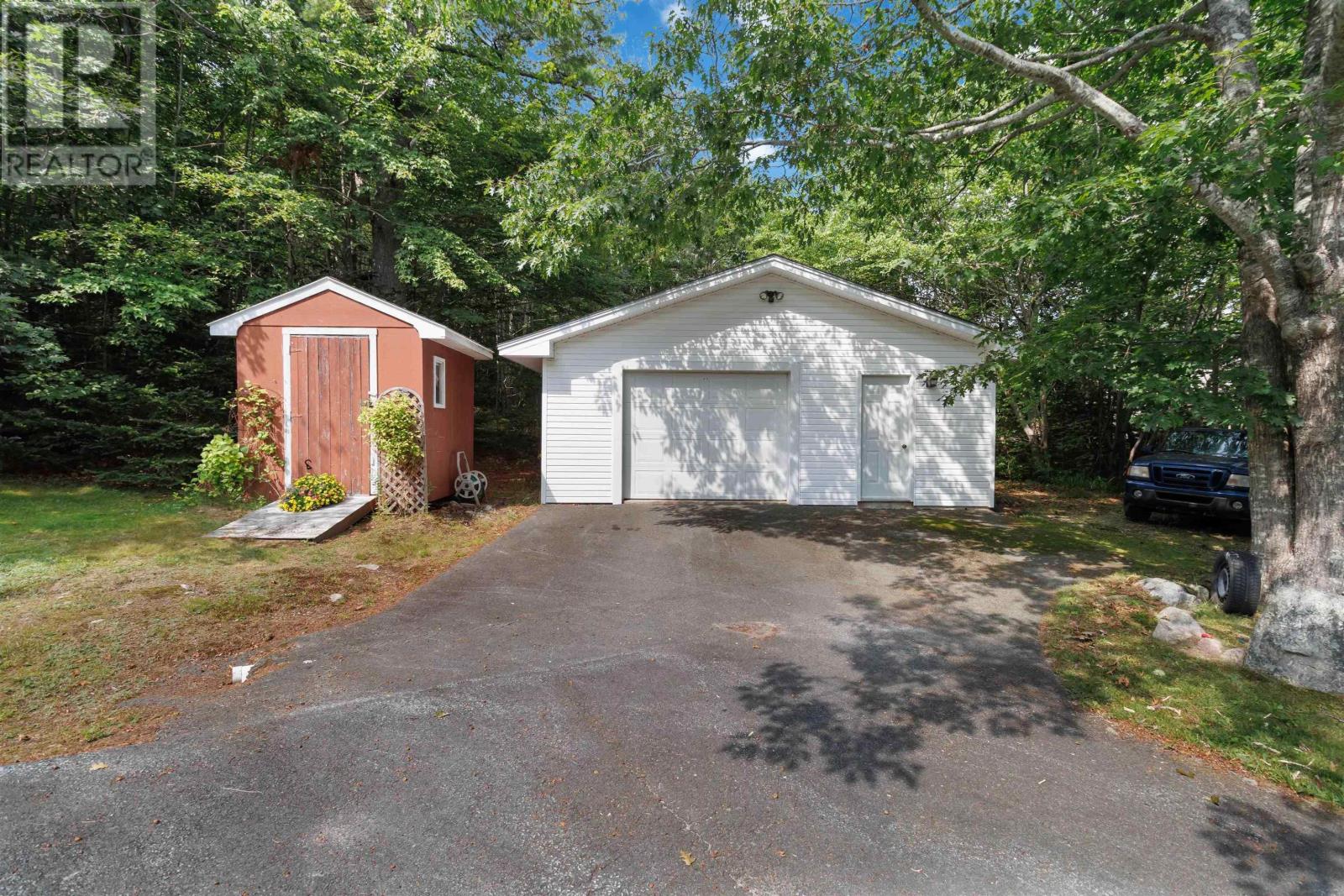 1558 Highway 329 Property Photo 7