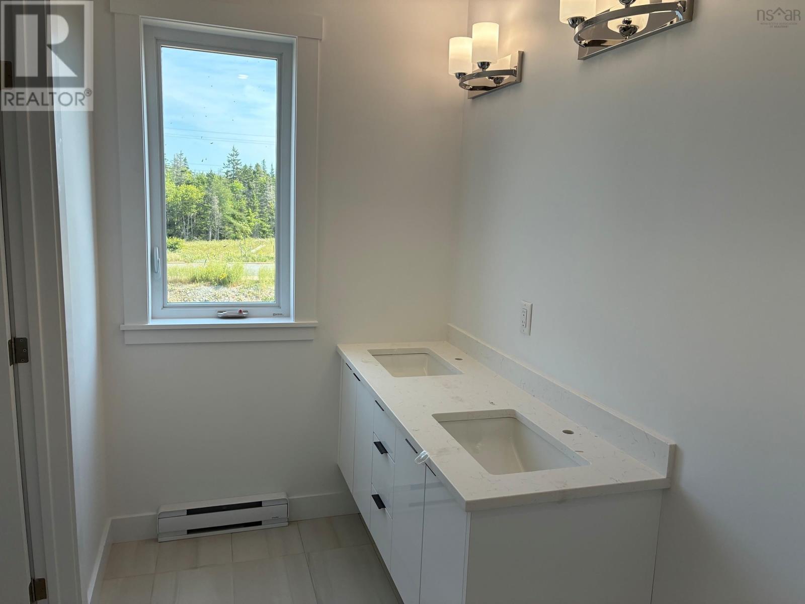 34 Berm Street Property Photo 8