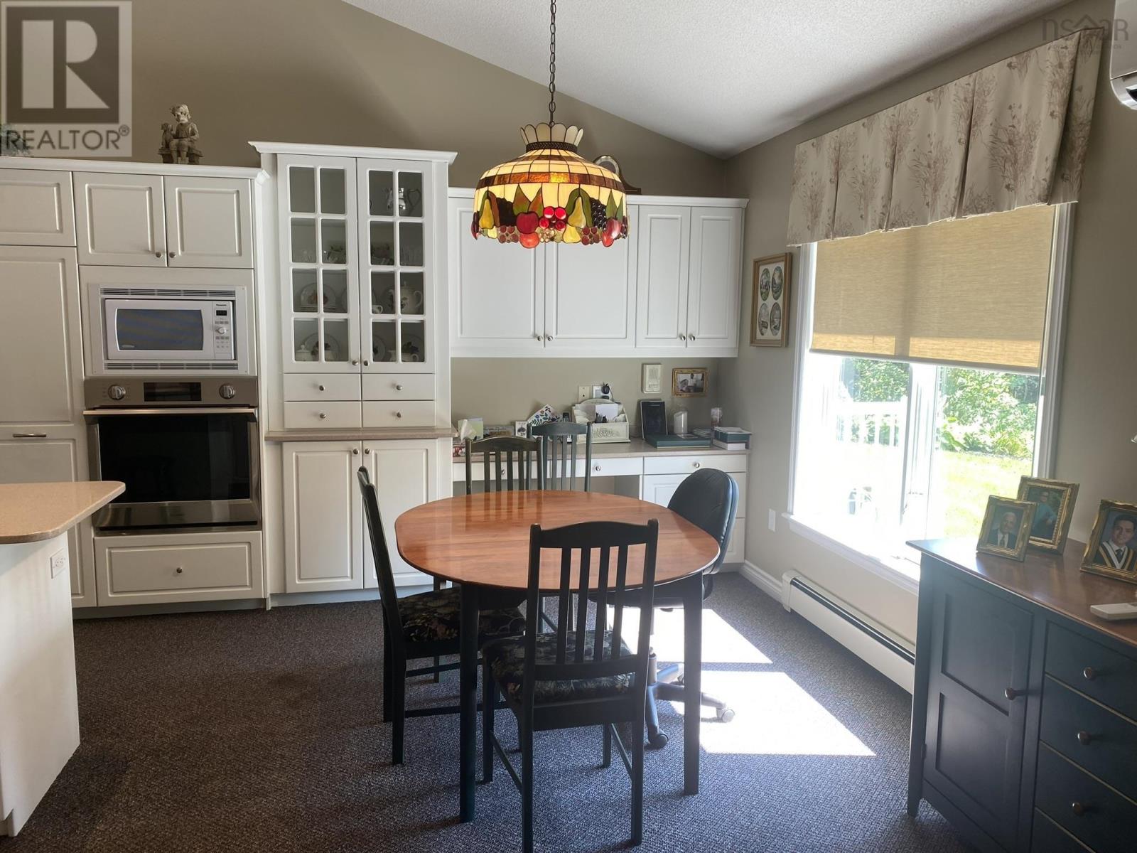 215 Westwood Boulevard Property Photo 13