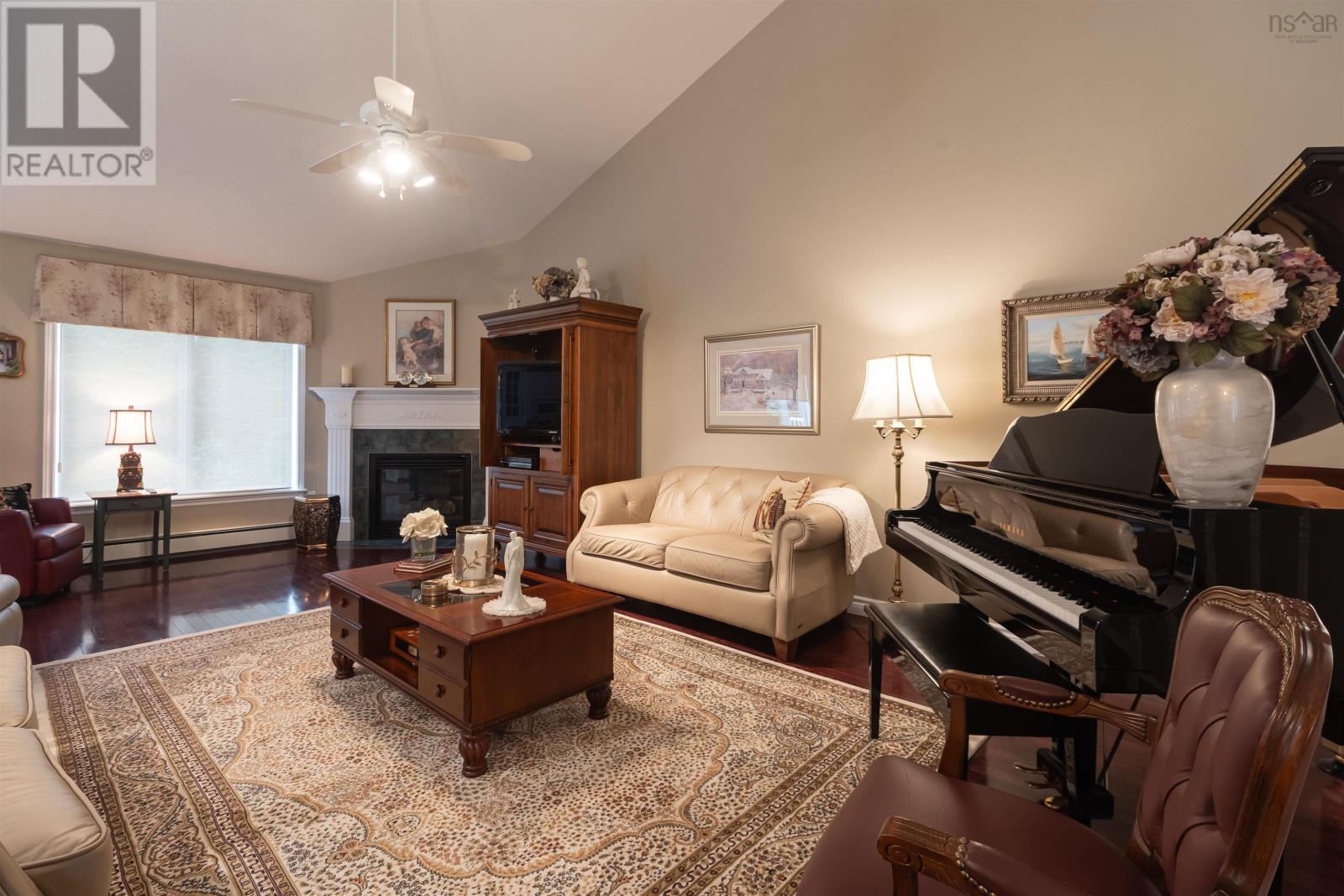 215 Westwood Boulevard Property Photo 15