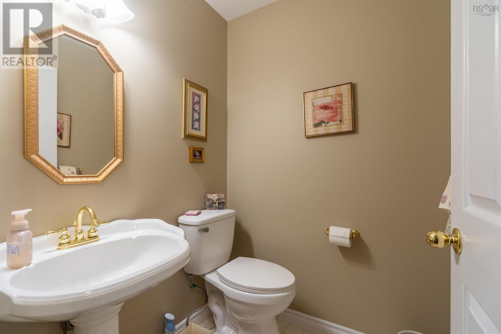 215 Westwood Boulevard Property Photo 21