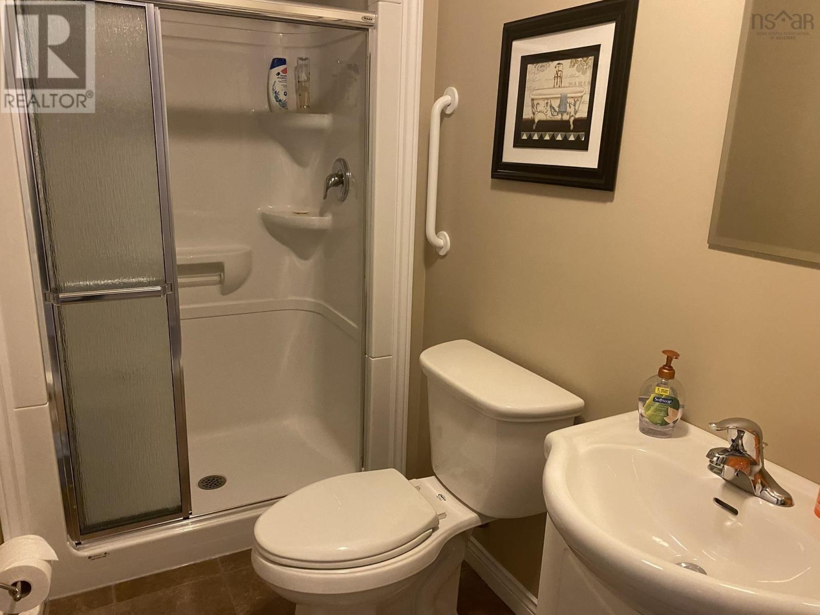 215 Westwood Boulevard Property Photo 32