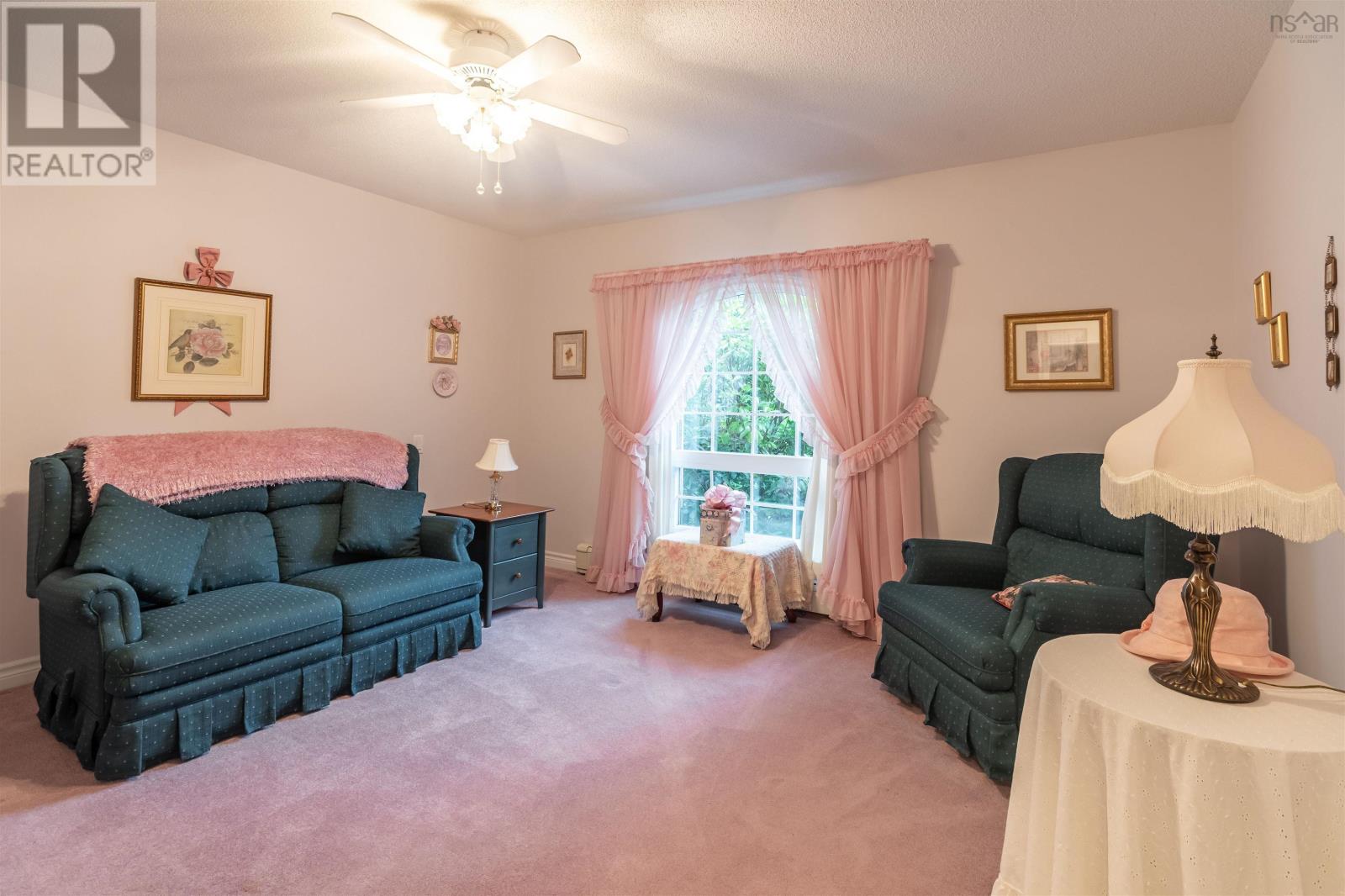 215 Westwood Boulevard Property Photo 35