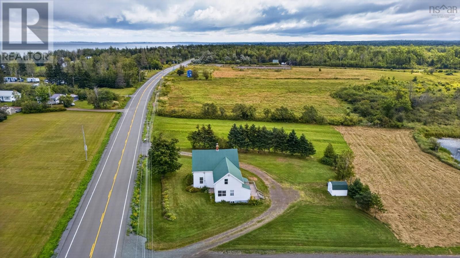 4302 Highway 6 Property Photo 6