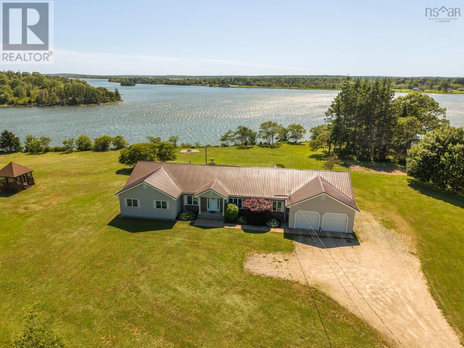 194 Rocco Point Road Property Photo 1