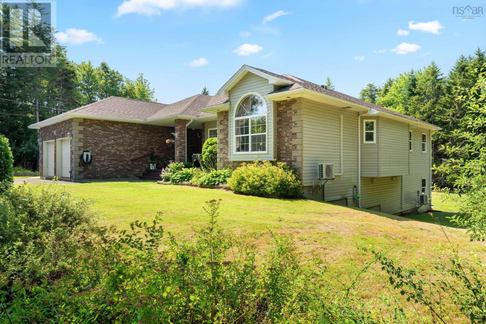 202 Glen Arbour Way Property Photo 3