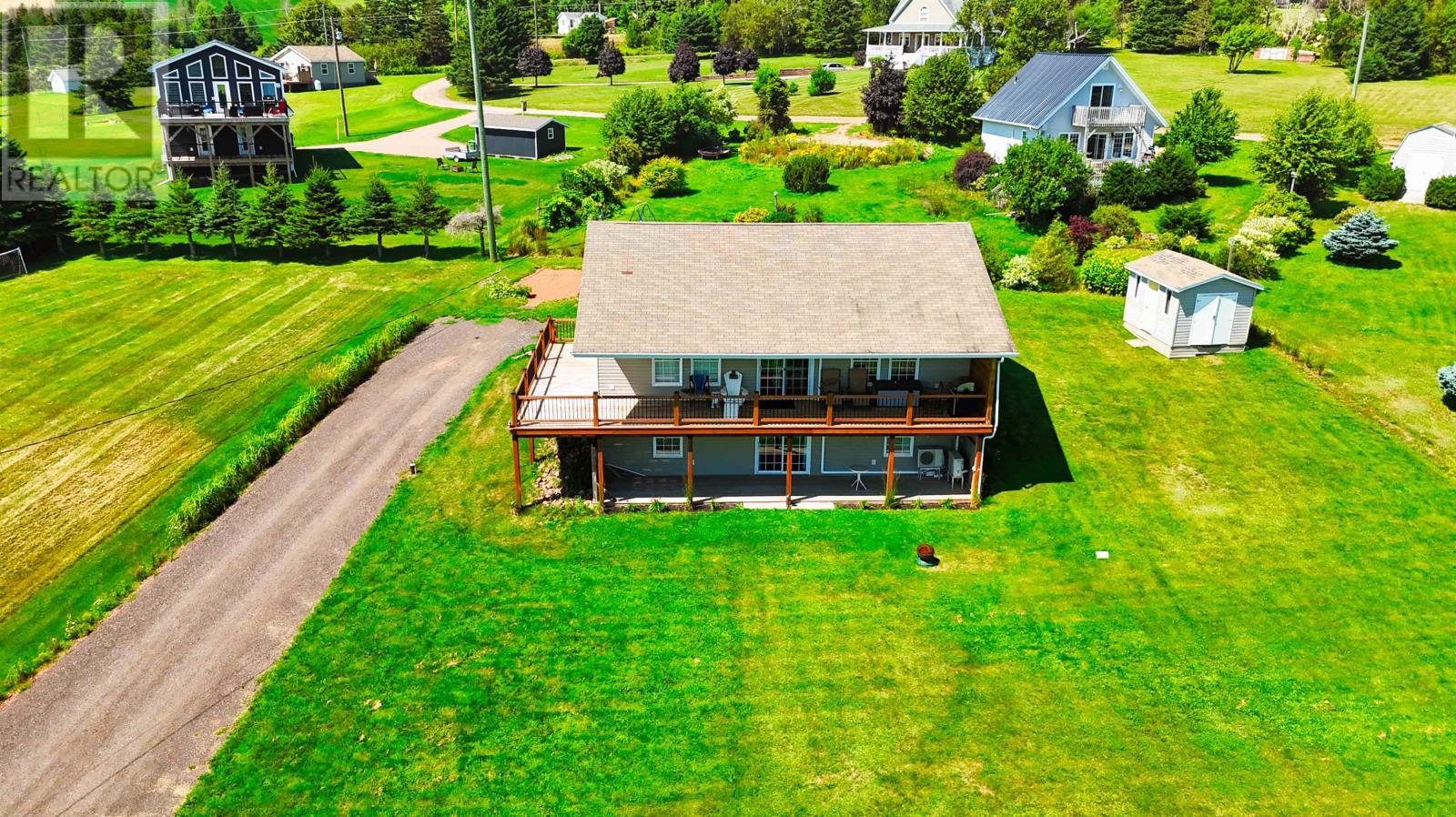 65 Riverview Dr Property Photo 4