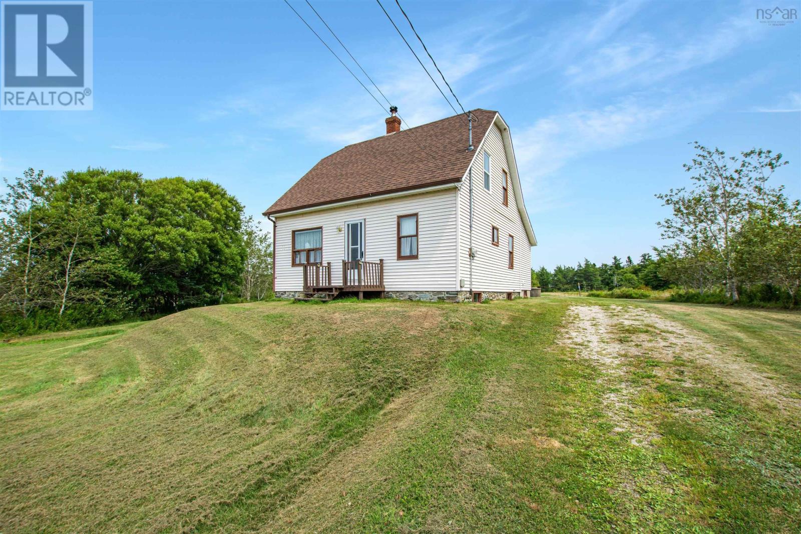4704 Highway 1 Property Photo 1