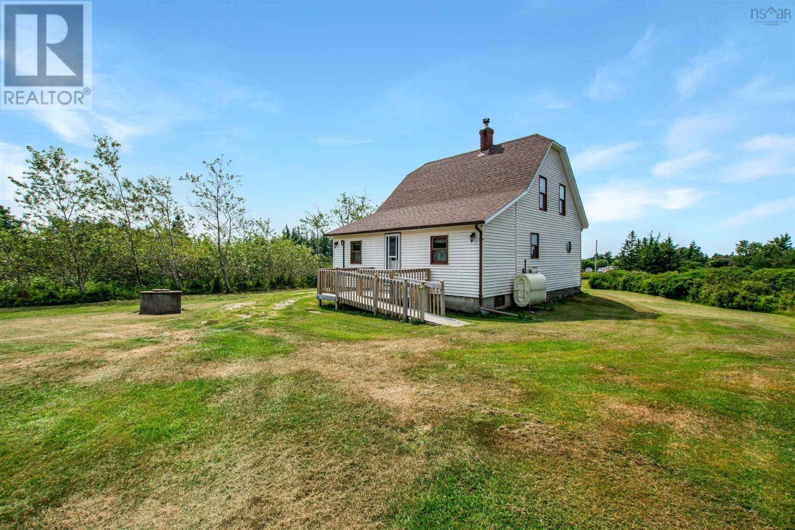 4704 Highway 1 Property Photo 2