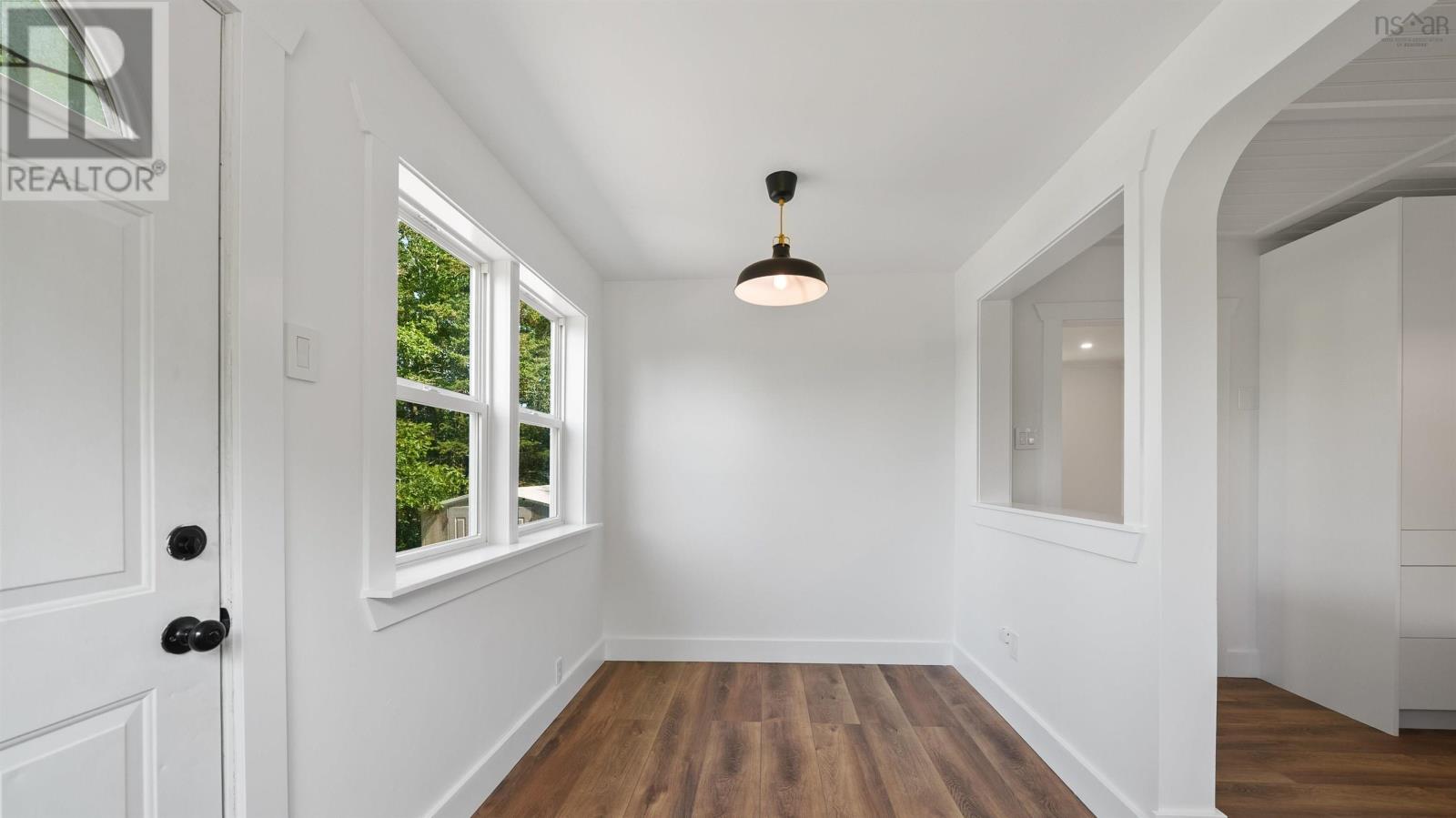 379 Bissett Road Property Photo 17