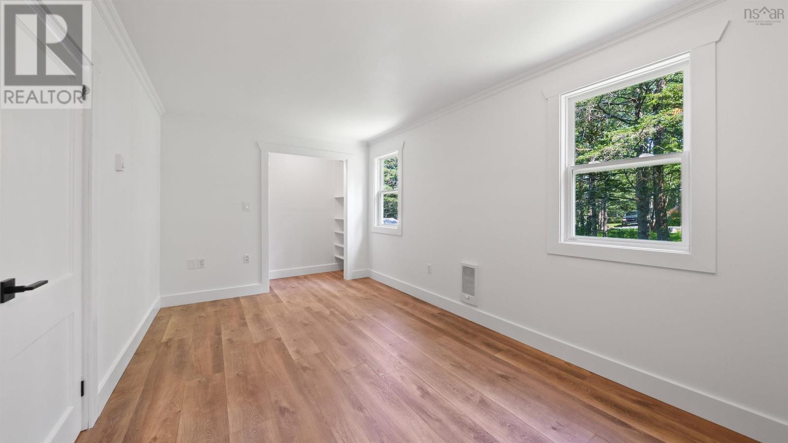 379 Bissett Road Property Photo 26