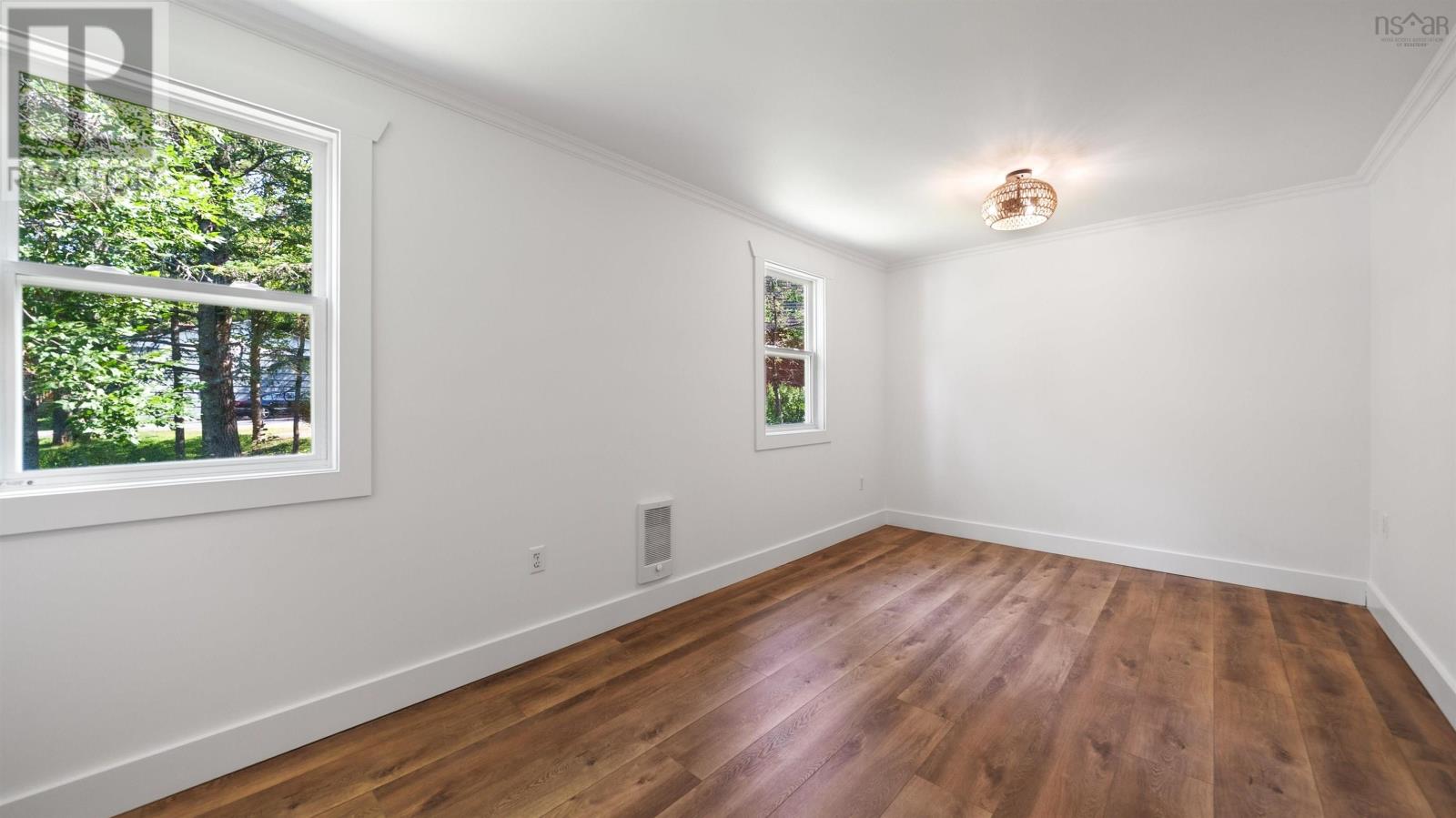 379 Bissett Road Property Photo 28