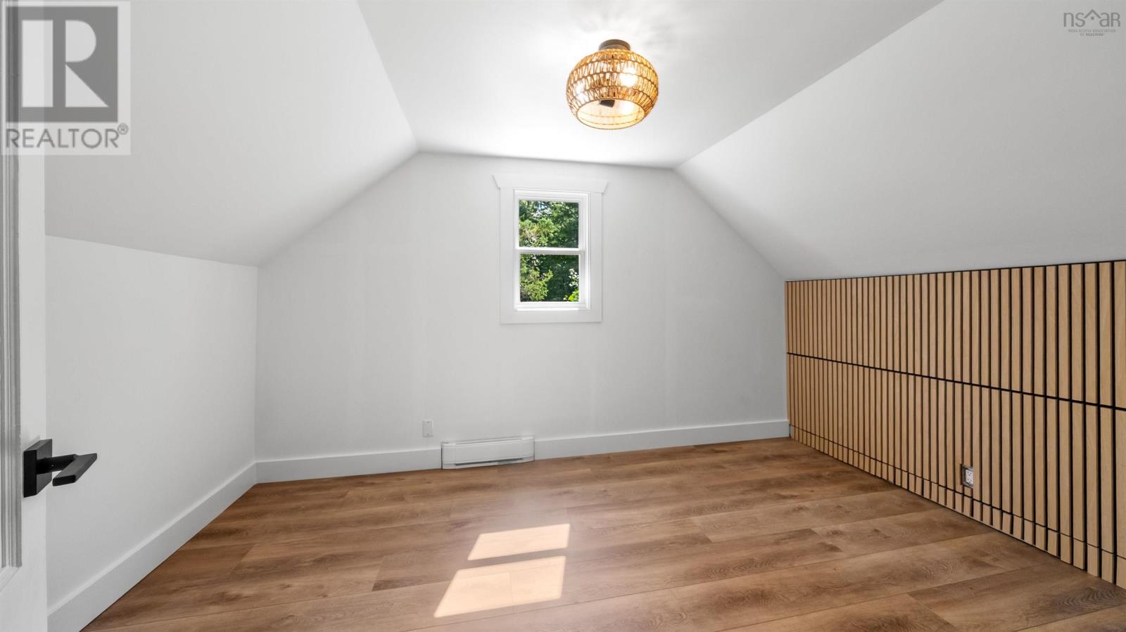 379 Bissett Road Property Photo 33
