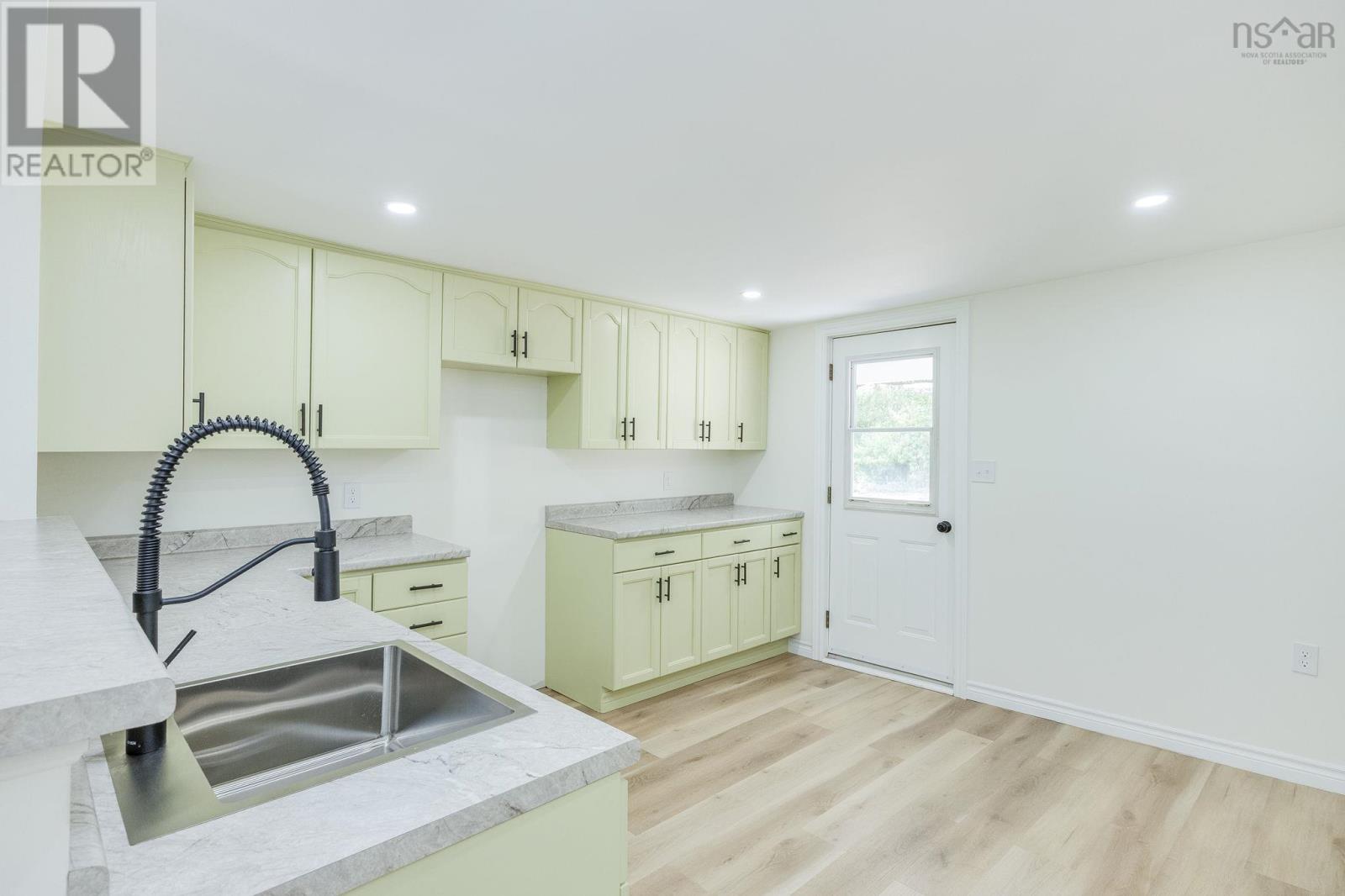638 Port Lorne Road Property Photo 8