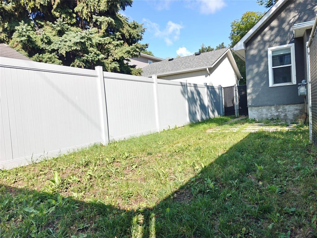12 St Vital Road Property Photo 13