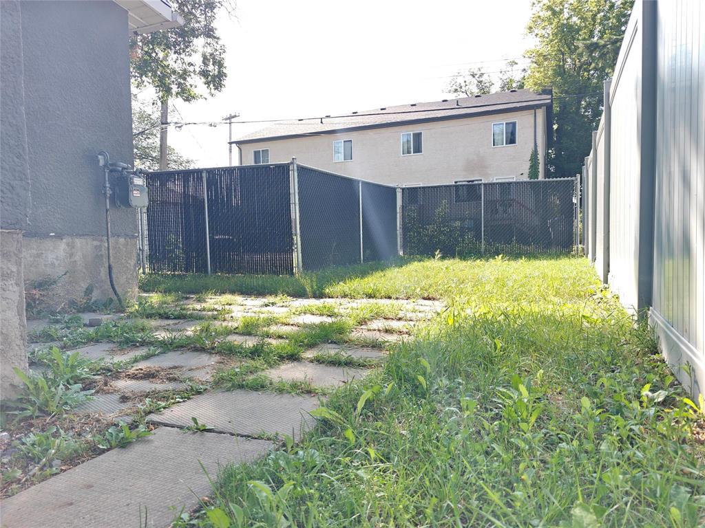 12 St Vital Road Property Photo 14