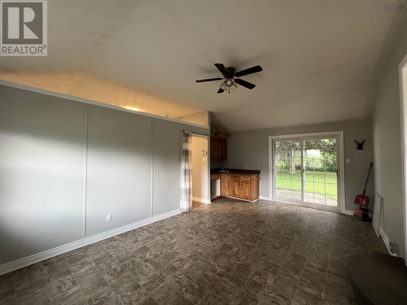 86 Tideview Drive Property Photo 8