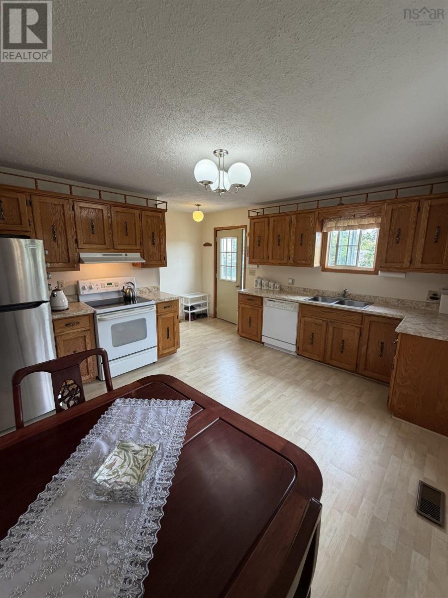 40 Denton Road Property Photo 9
