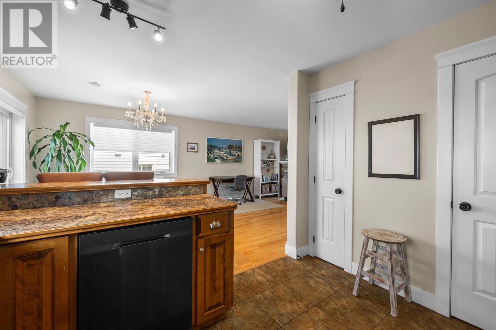 263 King Street Property Photo 15