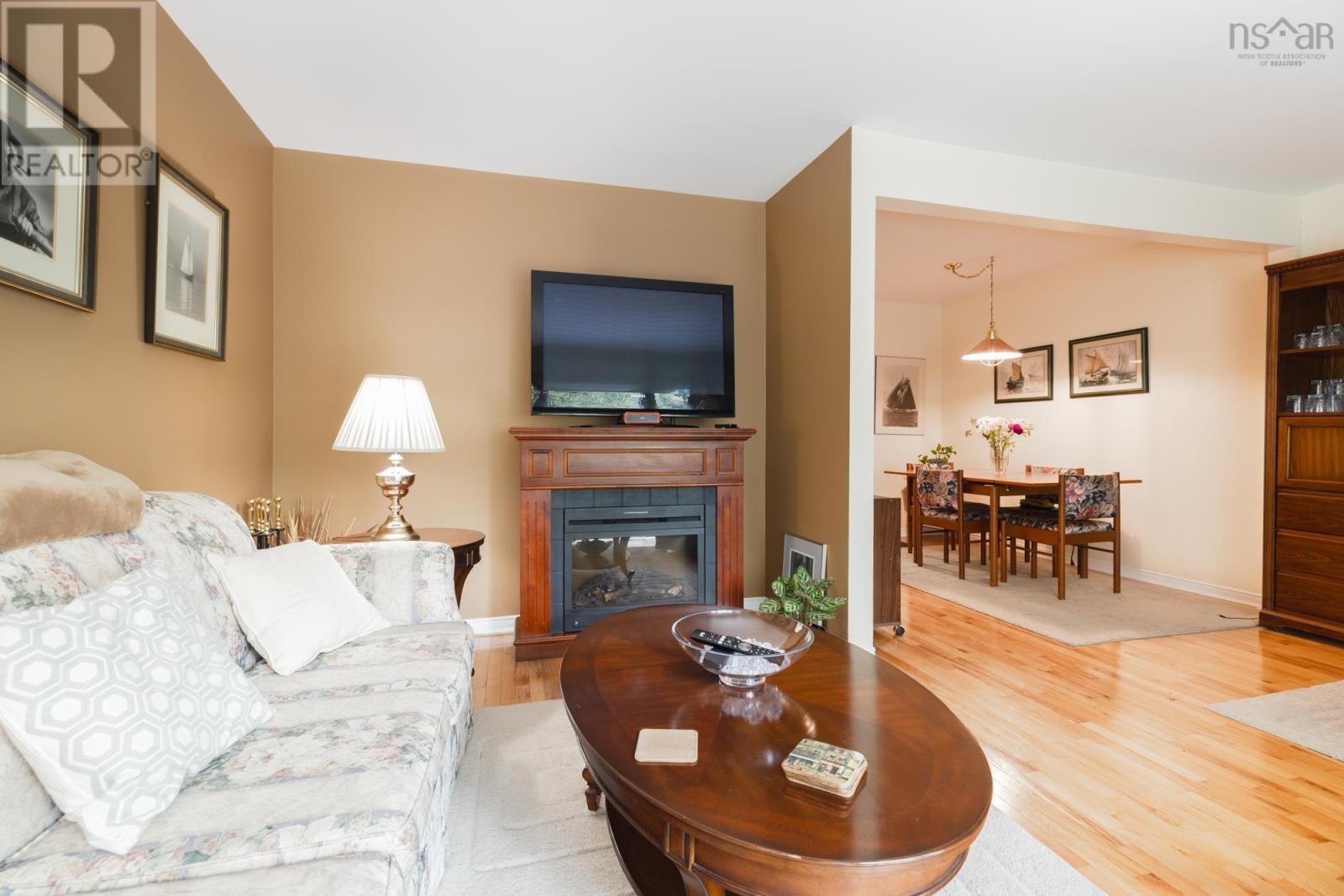 98 Forestside Crescent Property Photo 16