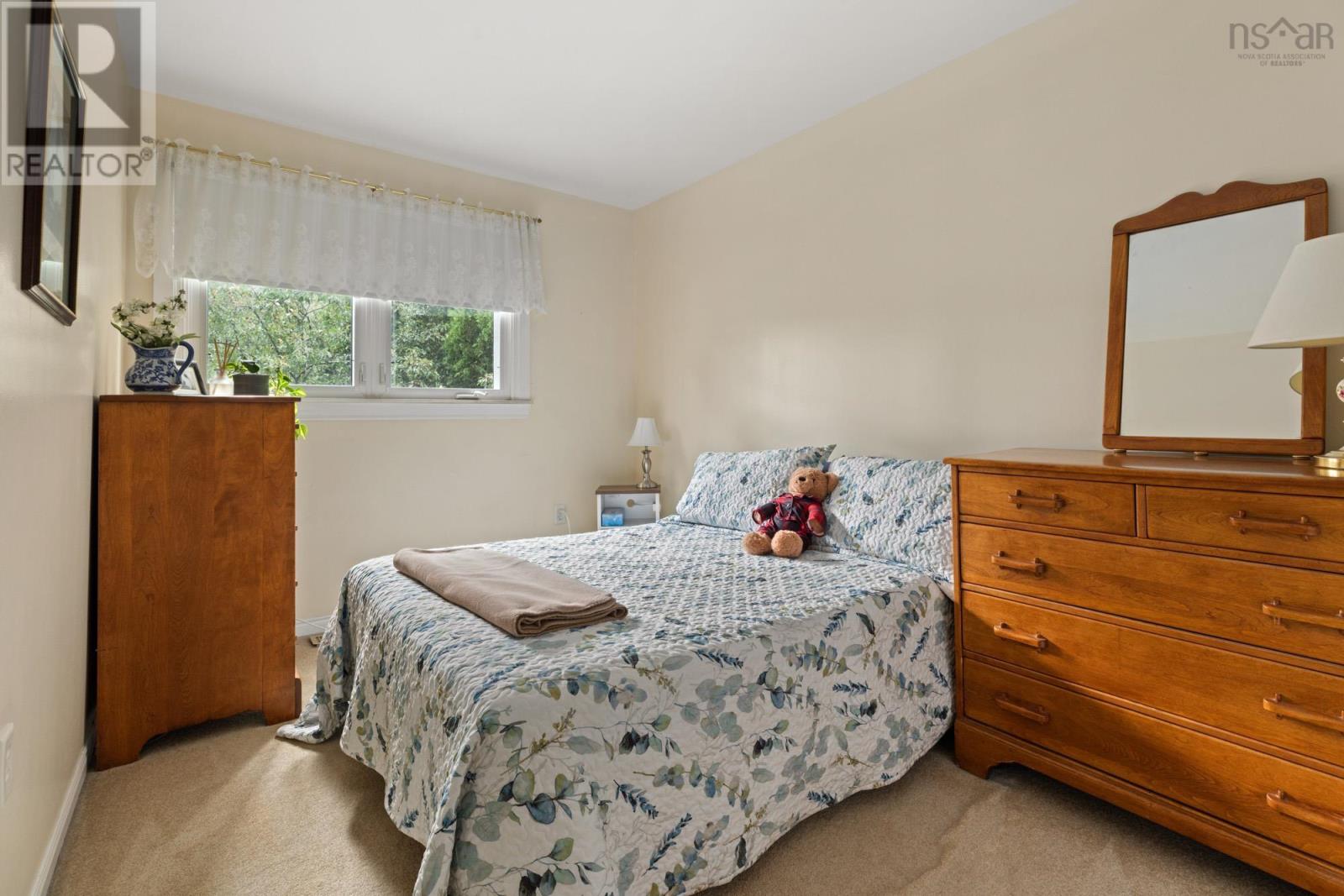98 Forestside Crescent Property Photo 33