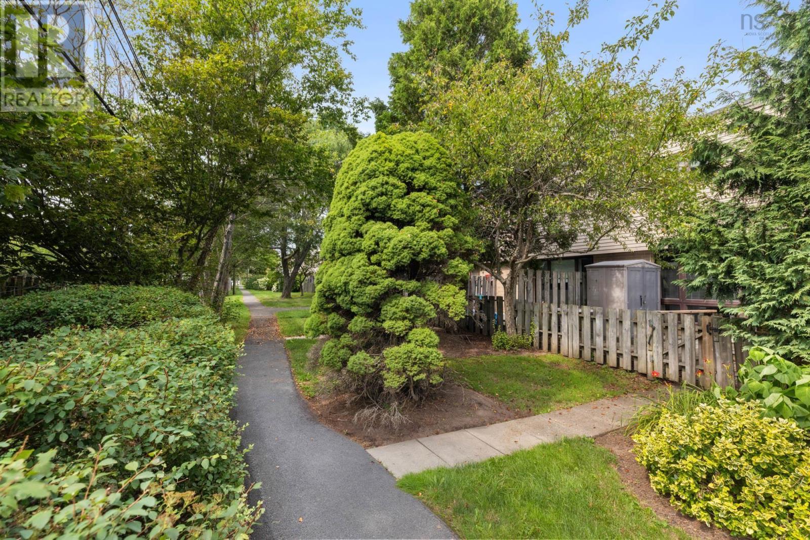 98 Forestside Crescent Property Photo 36