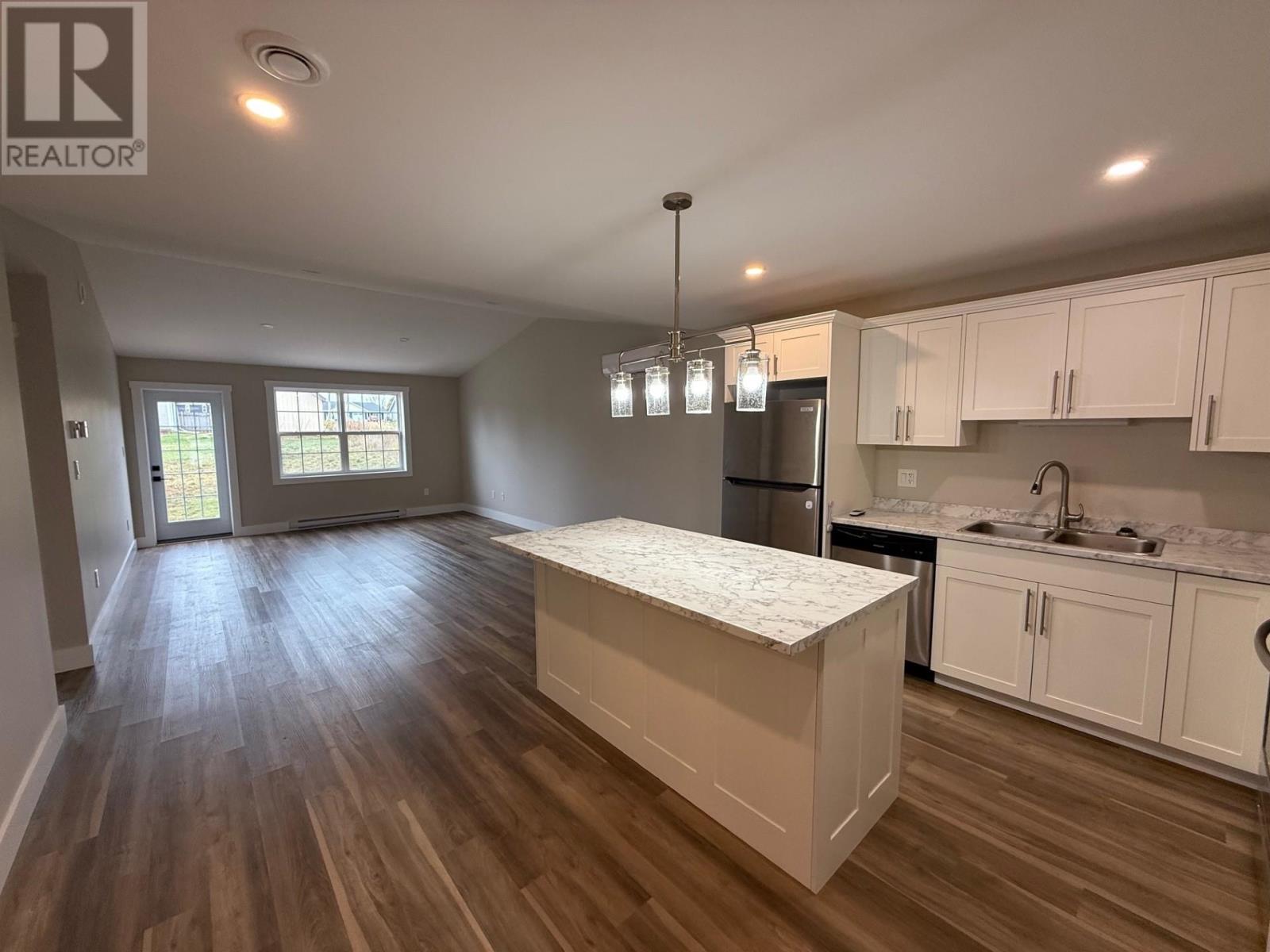 22 Starlite Street Property Photo 9