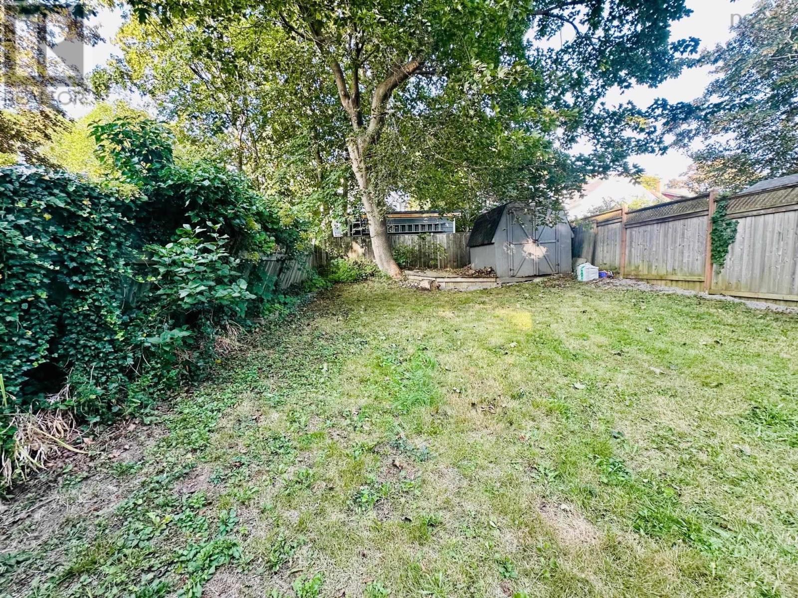 2079 & 2081 Poplar Street Property Photo 43