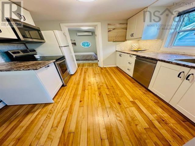 2079 & 2081 Poplar Street Property Photo 2