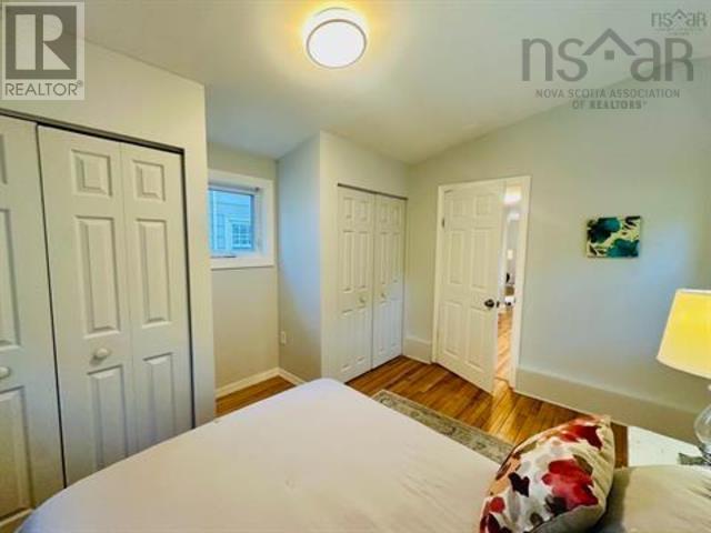 2079 & 2081 Poplar Street Property Photo 16
