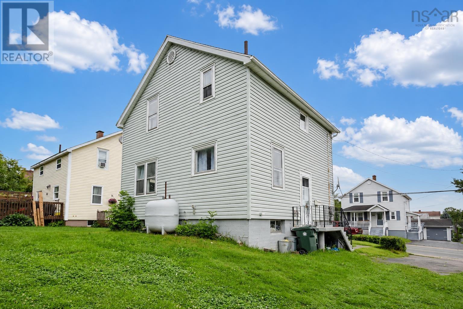 173 Cabot Street Property Photo 3
