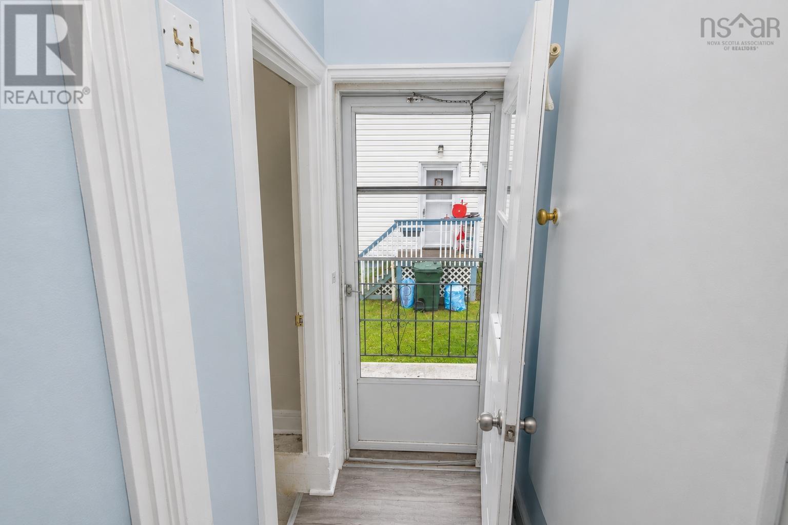 173 Cabot Street Property Photo 7