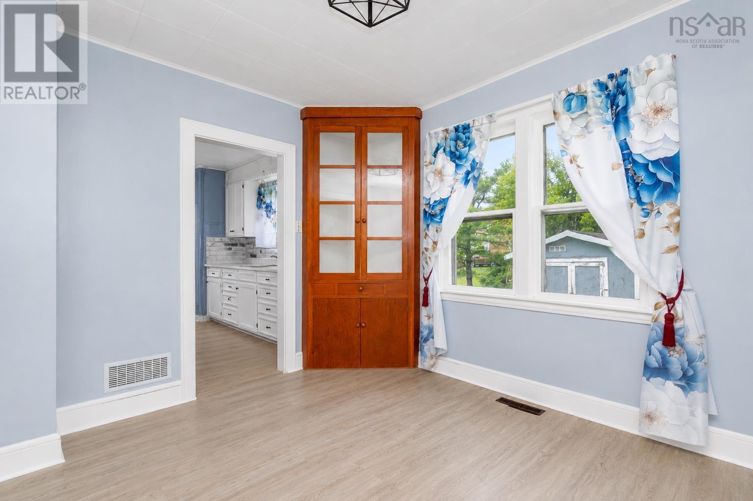 173 Cabot Street Property Photo 13