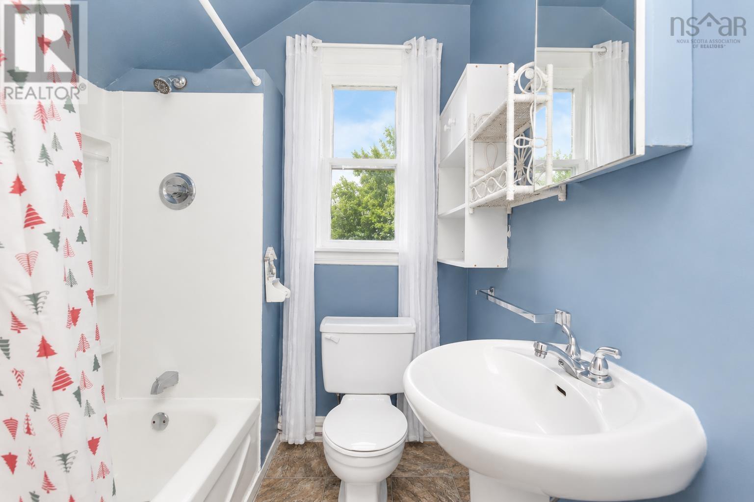 173 Cabot Street Property Photo 21