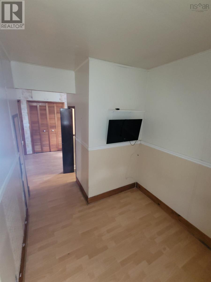 2 Davis Street Property Photo 10