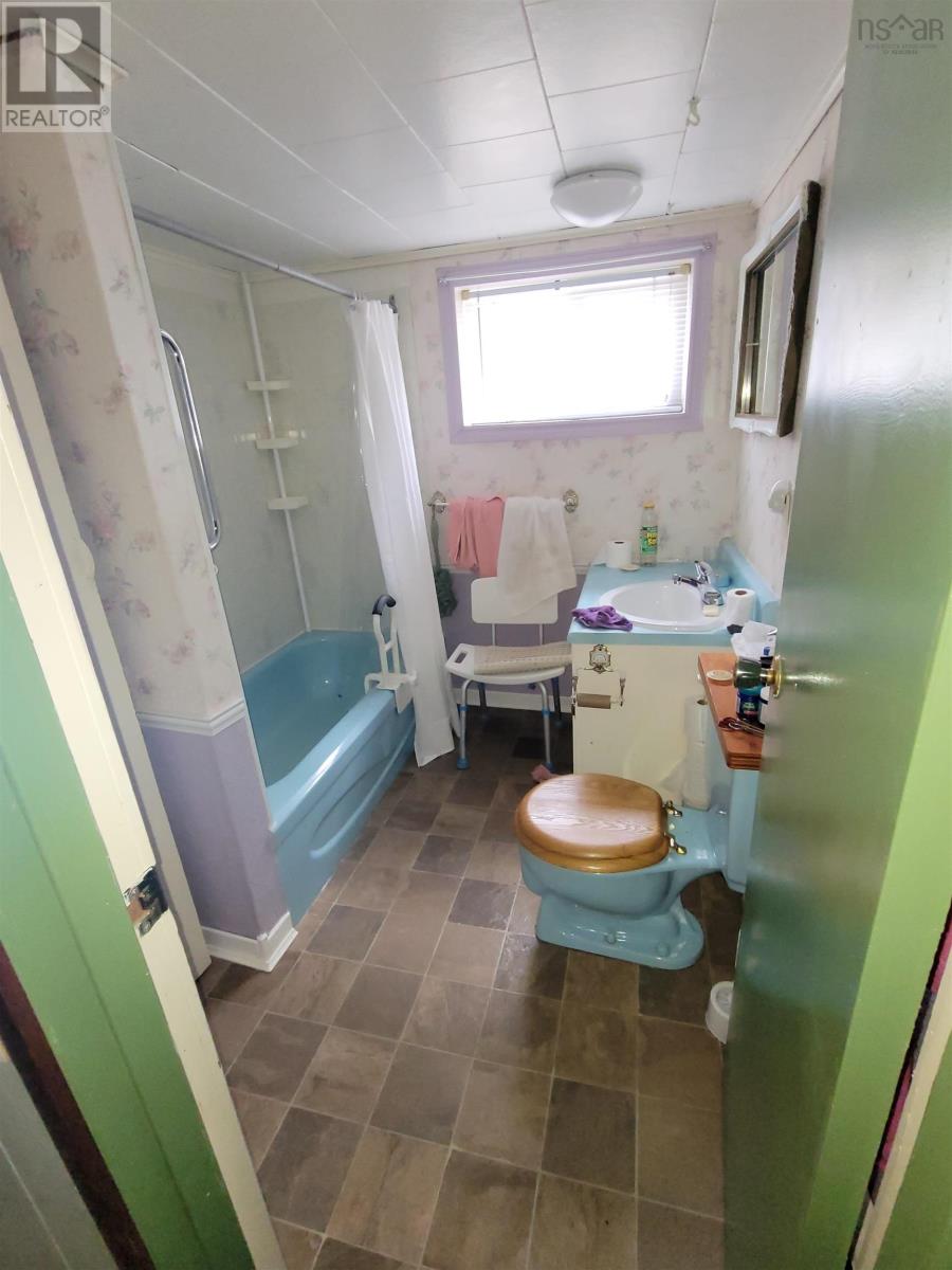 2 Davis Street Property Photo 21