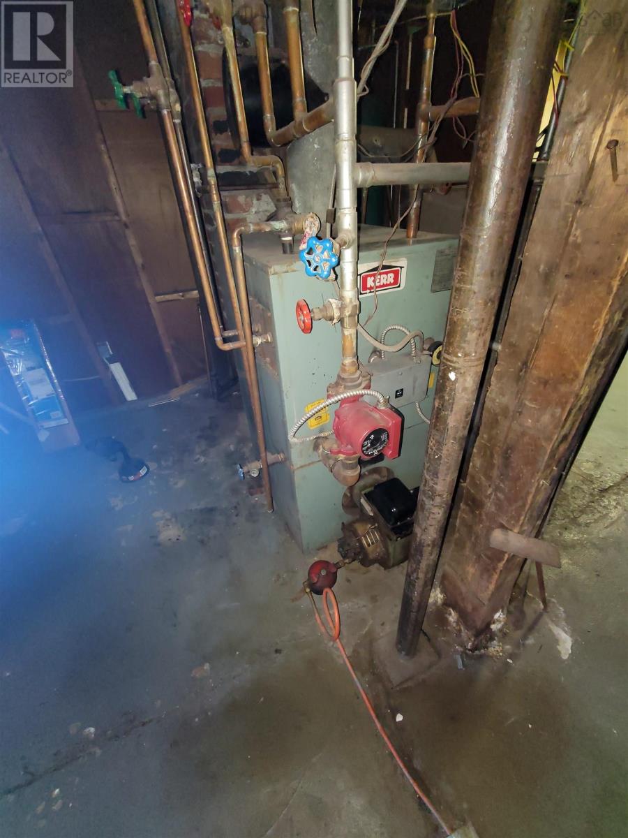 2 Davis Street Property Photo 24