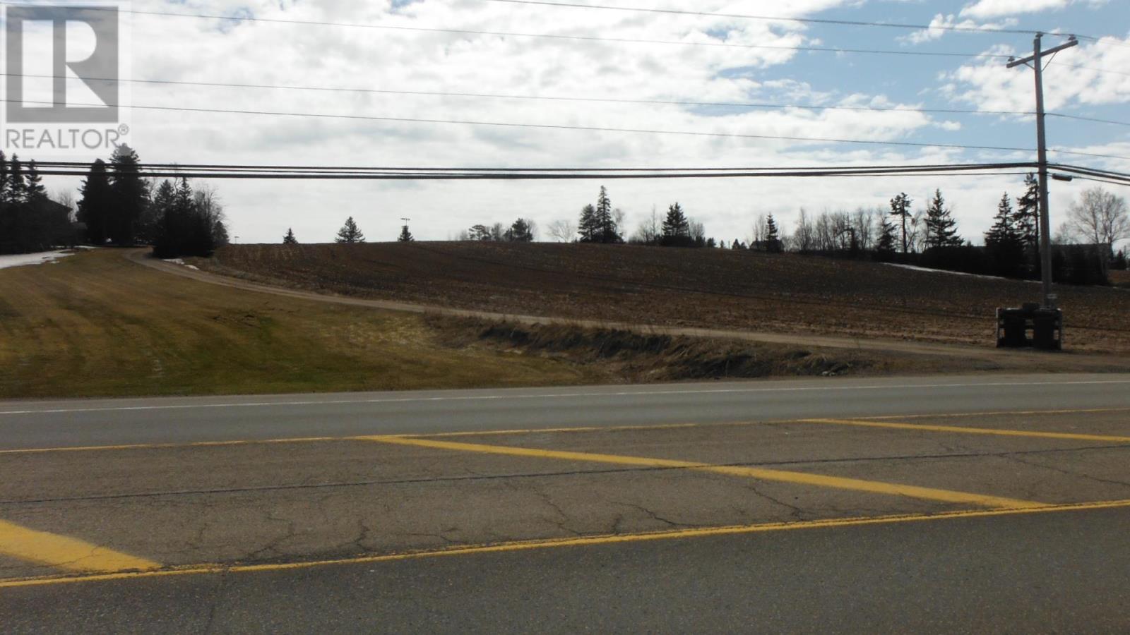 Trans Canada Highway Property Photo 3