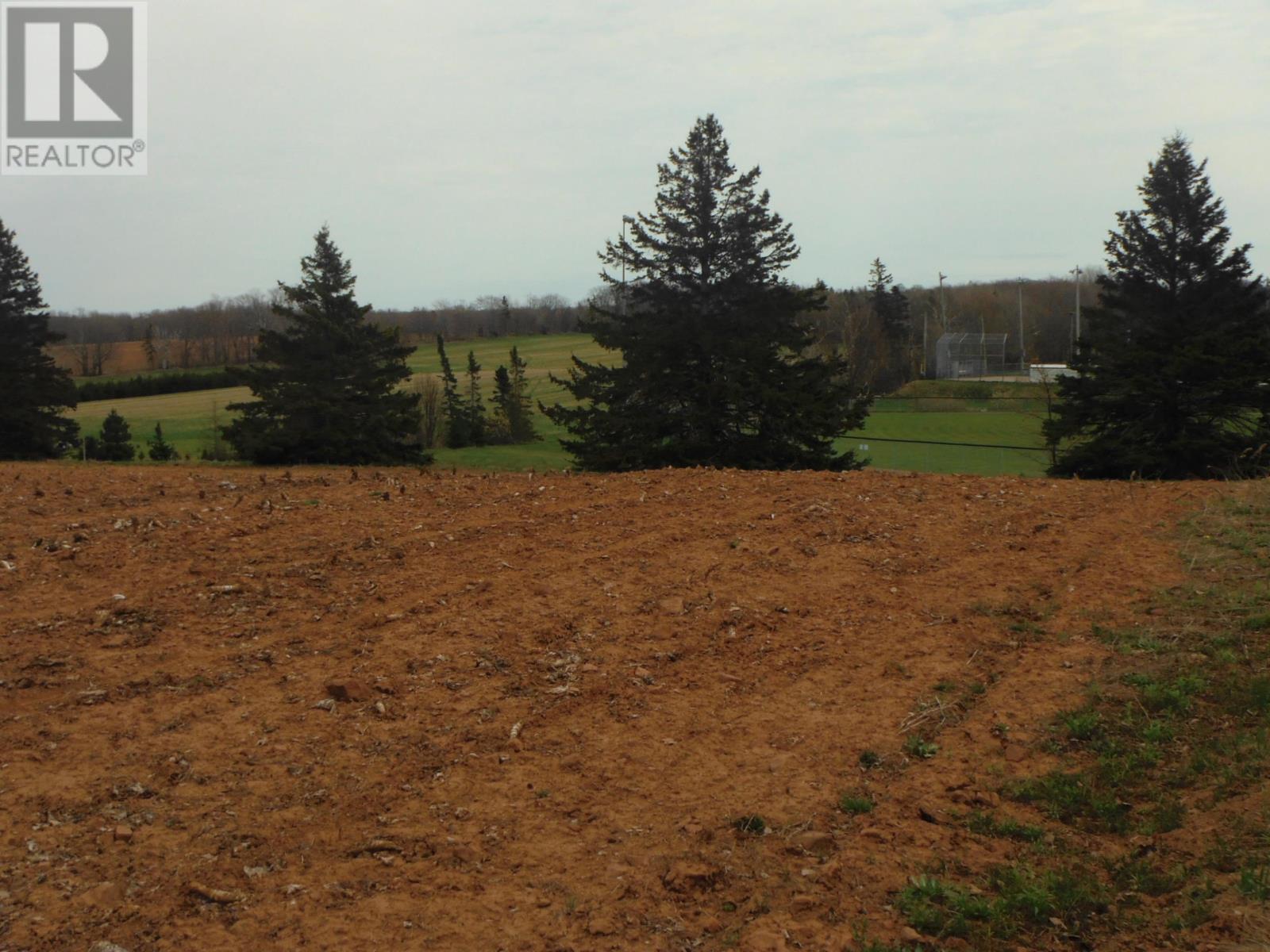 Trans Canada Highway Property Photo 4