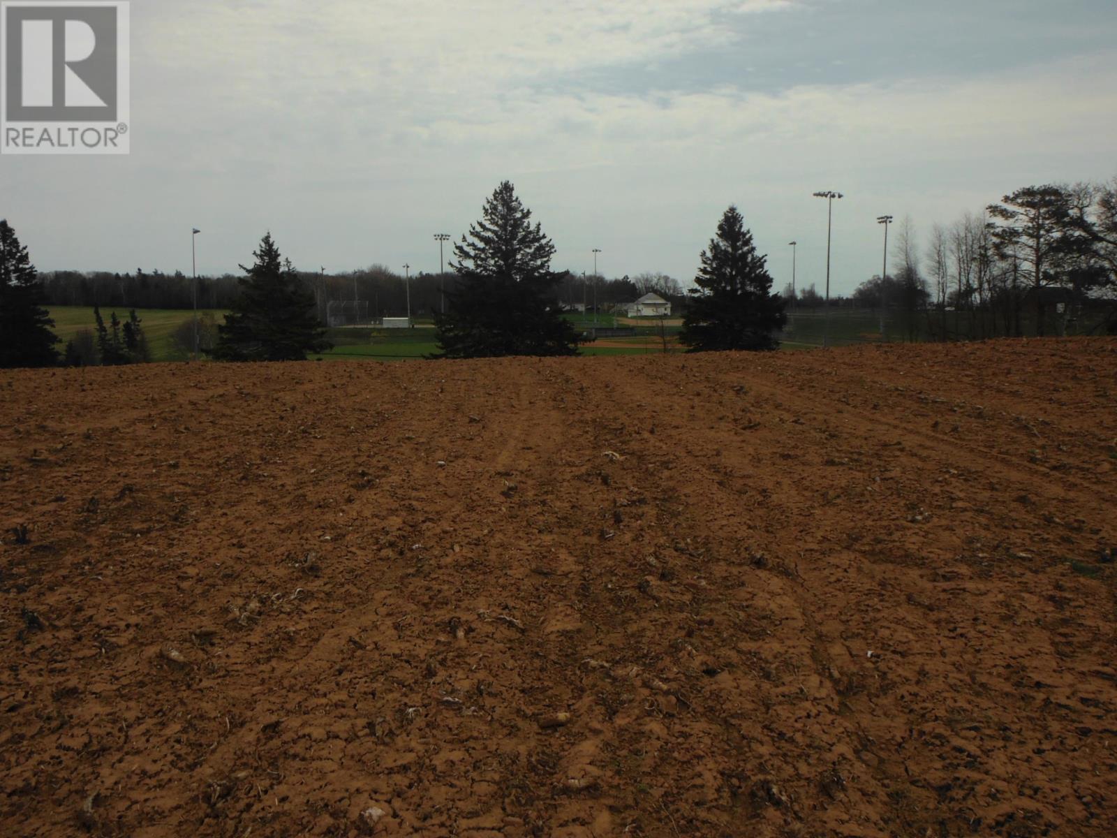 Trans Canada Highway Property Photo 14