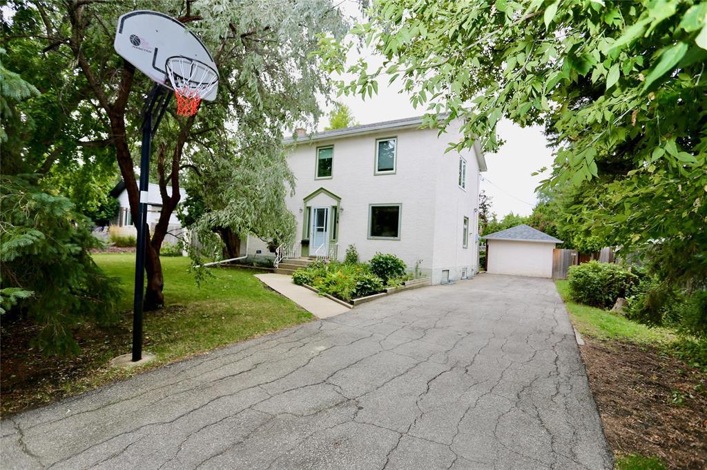 138 Sunnyside Boulevard Photo de la propriété 1