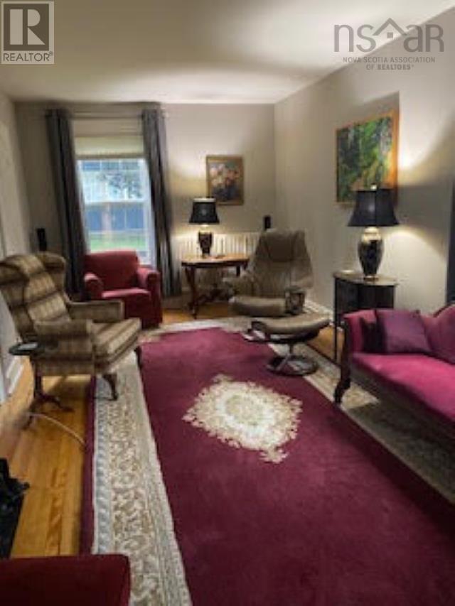 86 Queen Street Property Photo 12