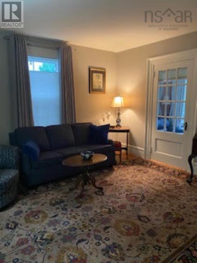 86 Queen Street Property Photo 14