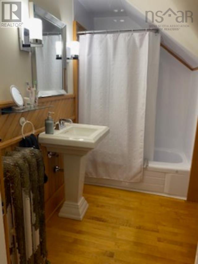 86 Queen Street Property Photo 21